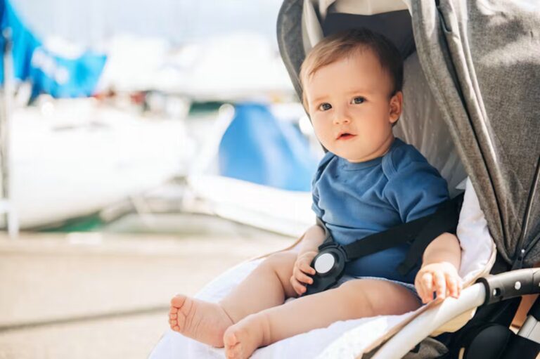 Le meilleur moment pour sortir bébé en été pour éviter les fortes chaleurs en France.