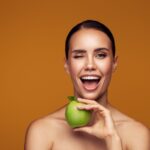 Bambou, pomme et chebula : trois ingrédients naturels pour la routine beauté en France.