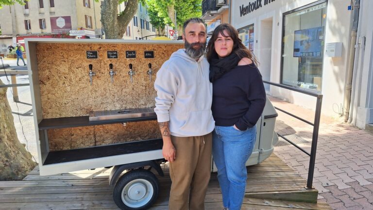 Nouvelle adresse de restauration rapide et conviviale à Malaucène : La Bistrote en terrasse.