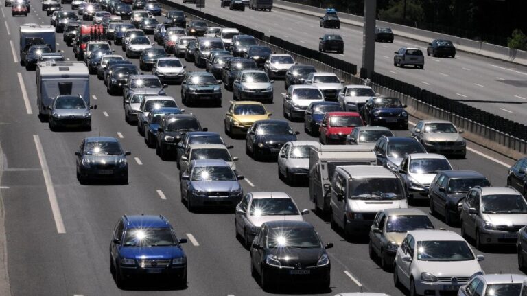 Départs en vacances : 5 conseils pour éviter les imprévus sur la route en voiture.