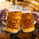 Des chercheurs révèlent un lien entre la consommation de bière et les piqûres de moustiques.