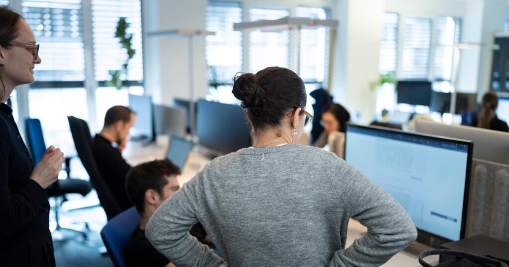 L’intelligence artificielle améliore la productivité dans les bureaux romands.