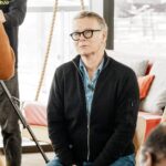 Franck Dubosc évoque son père lors des Rencontres du Papotin, touchant un large public.