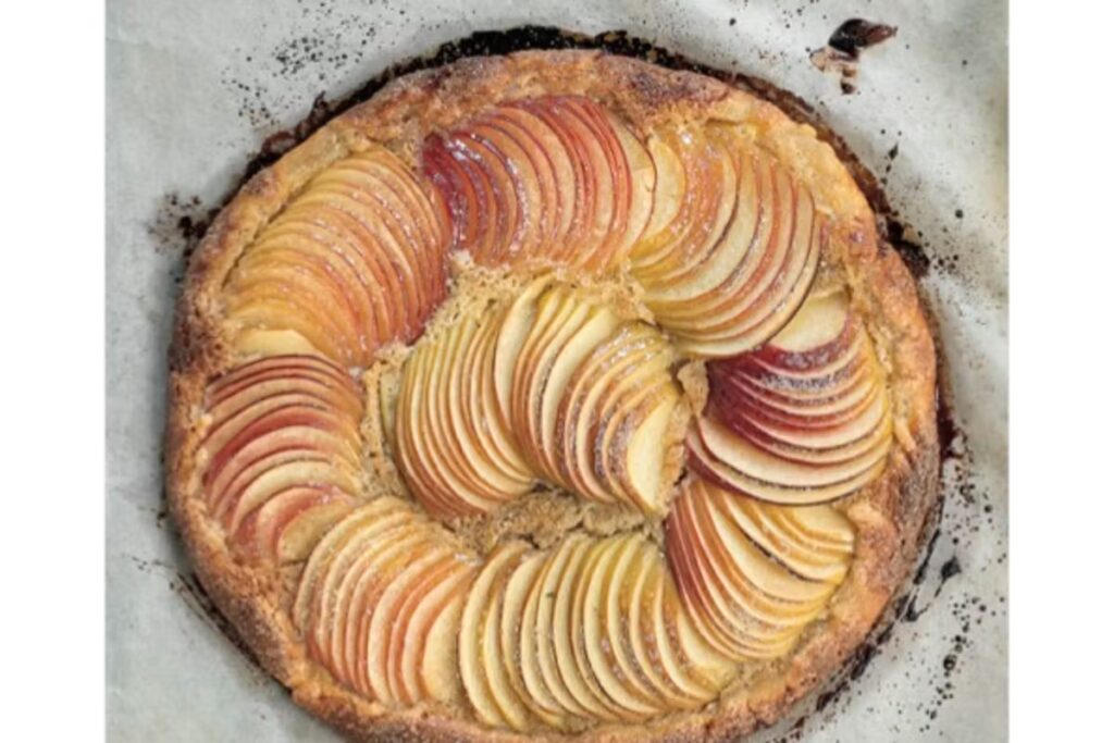 Le tahini améliore la recette de la tarte aux pommes selon des chefs pâtissiers.