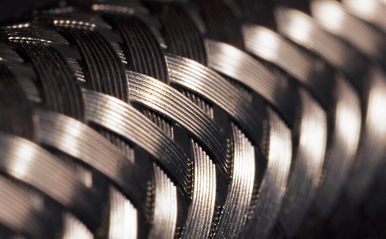 Nippon Steel acquiert officiellement US Steel, renforçant sa position dans le secteur métallurgique.