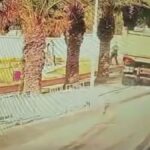 Alger : un camion monte sur le trottoir et renverse un piéton dans la rue.