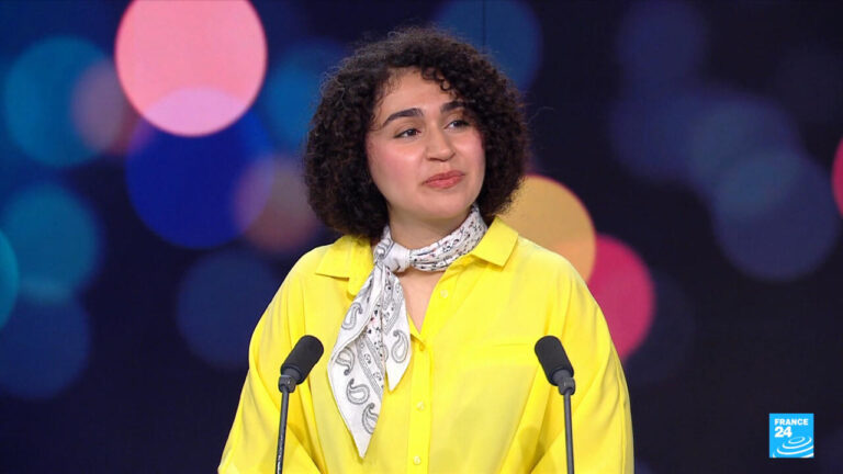 Jeunesse iranienne en exil, succès de « Off Campus » et retour des dragons dans les séries.