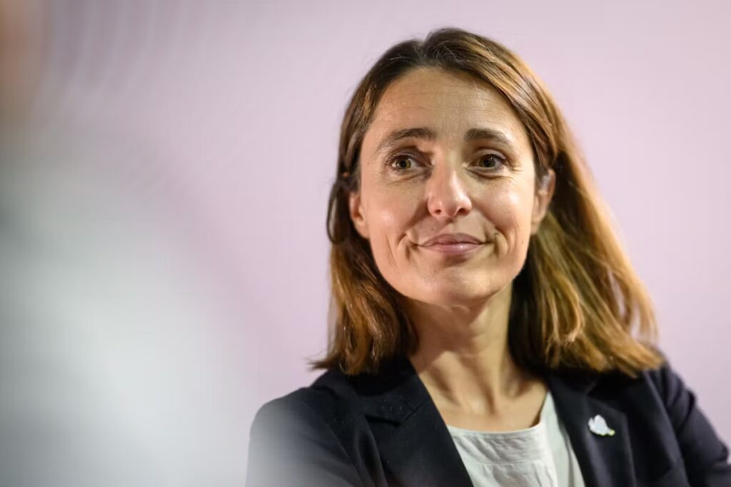 CGT et CFDT demandent la transparence des salaires, Rachida Dati évite Emmanuel Grégoire.
