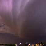 Des touristes américains se lancent dans la chasse aux tempêtes pour vivre des expériences extrêmes.