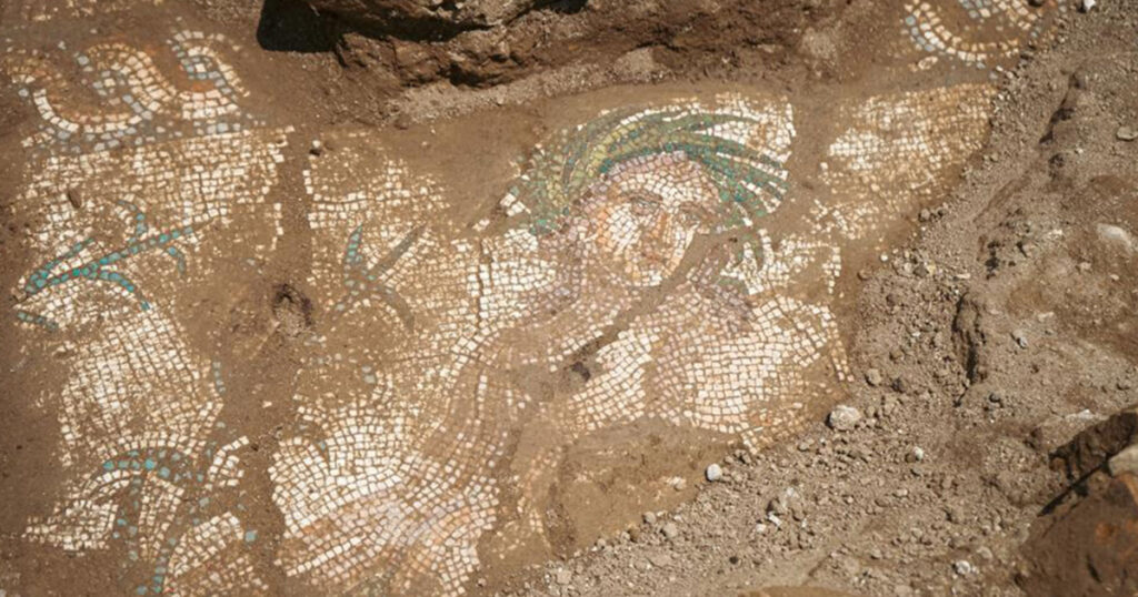 Une mosaïque rare découverte à Aspendos, en Turquie, enrichit le patrimoine archéologique.