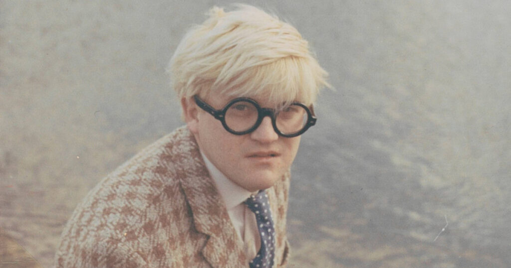 David Hockney, figure majeure de l’art contemporain, décède à 88 ans, laissant un héritage artistique.