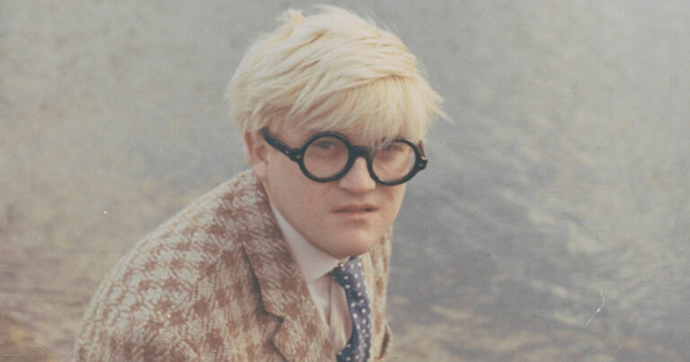 David Hockney, figure majeure de l’art contemporain, décède à 88 ans, laissant un héritage artistique.