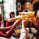 Alzheimer : une boisson populaire en France identifiée comme facteur de risque majeur.