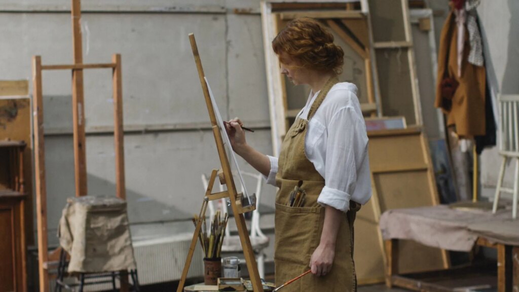 Des œuvres longtemps attribuées à des hommes révélées comme signées par des femmes artistes.