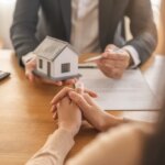 La relation client, enjeu majeur pour le secteur immobilier en France.