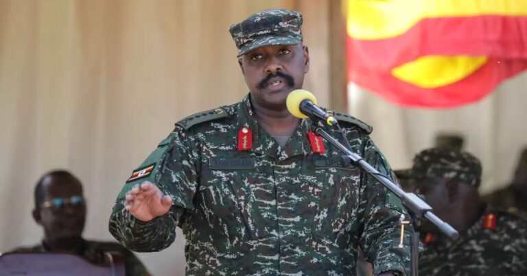 Ouganda : des médias sous contrôle militaire remettent en question la liberté de la presse