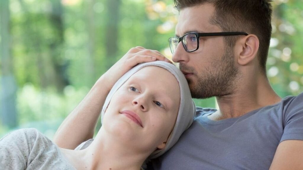 Cancer et intimité : enjeux pour les patients face aux traitements médicaux.