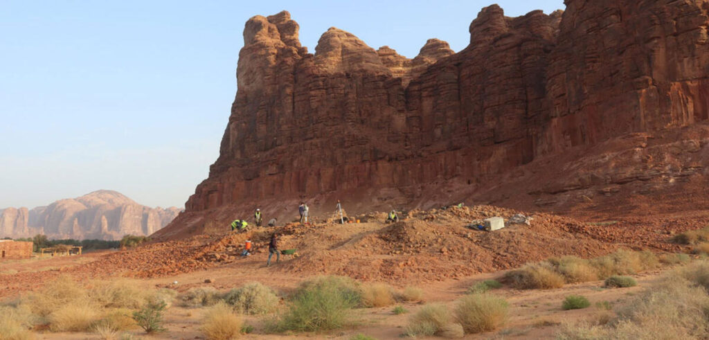 Communautés juives en Arabie : exploration des vestiges historiques et culturels.
