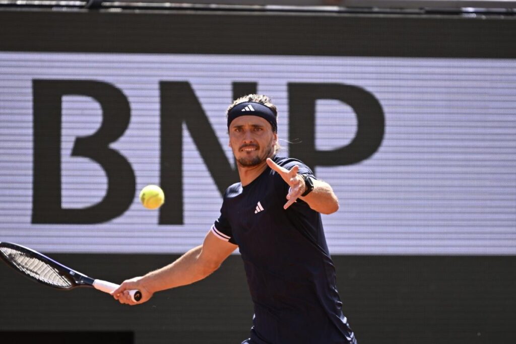 Alexander Zverev remporte son premier match en double à Halle après son titre à Roland-Garros.