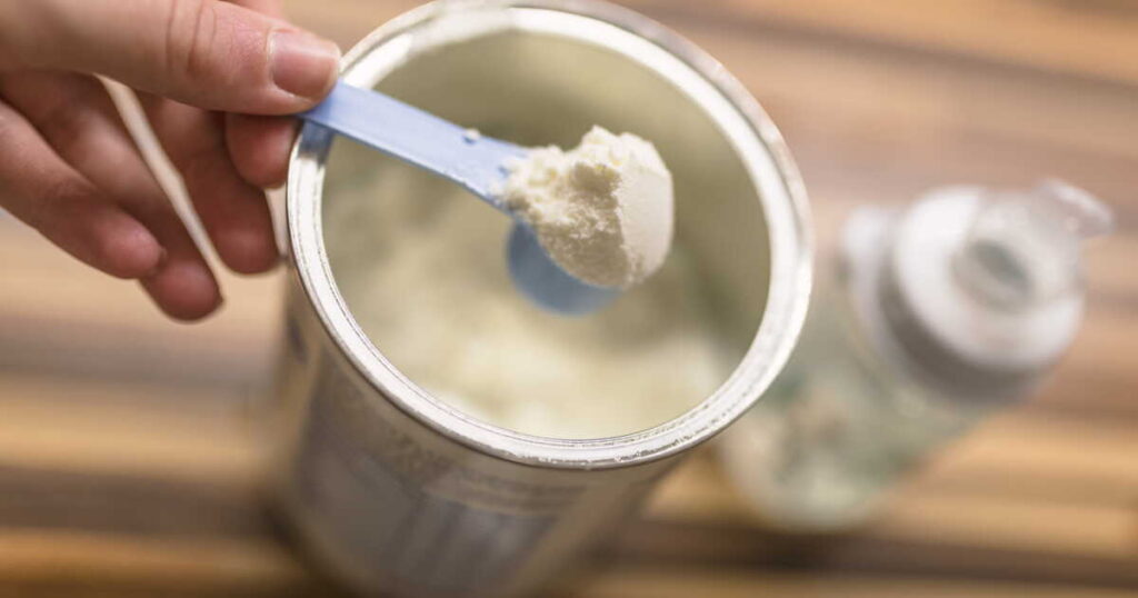 Rappel de lait infantile en pharmacie en raison de cas de diarrhées et vomissements.