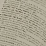 Le complotisme en France : analyse des discours et impact sur la confiance publique.