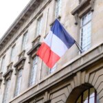 France investit 655 millions d’euros dans l’IA, provoquant des tensions géopolitiques à VivaTech.