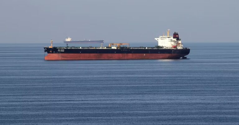 Des millions de barils transitent par le détroit d’Ormuz, le prix du Brent se stabilise.