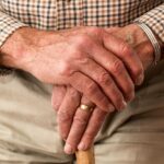 La silver économie se développe en réponse au vieillissement de la population en France.