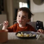 Les phrases à éviter à table pour prévenir des tensions autour de la nourriture