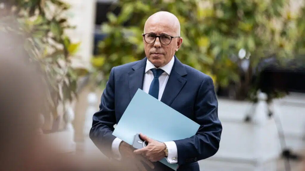 Les députés d’Eric Ciotti quittent l’hémicycle face à l’obstruction de la gauche sur le mariage des étrangers.