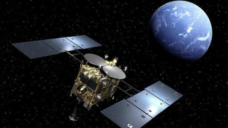 La sonde japonaise se prépare à un survol rapproché d’un astéroïde pour de nouvelles découvertes.