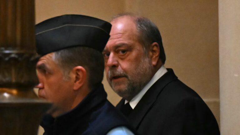 Éric Dupond-Moretti condamné pour diffamation à l’encontre d’un magistrat.