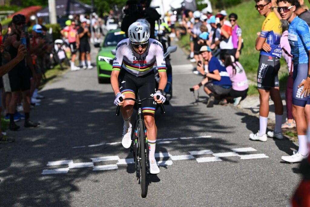 Pogacar domine le Tour de Suisse, réduisant le suspense du classement général.