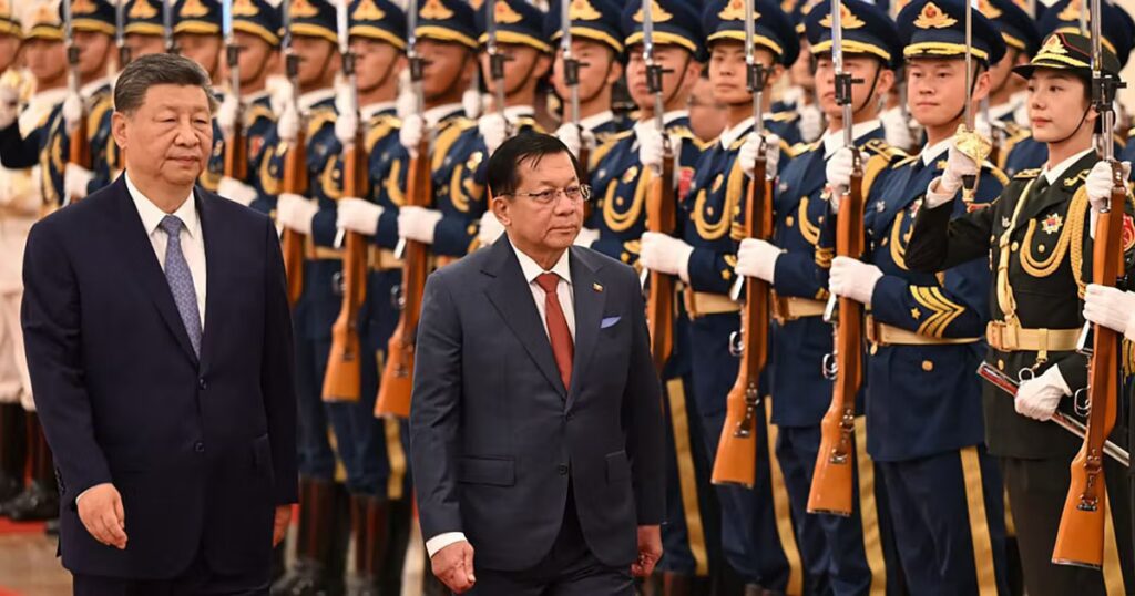 Min Aung Hlaing reçu à Pékin : un soutien crucial pour le régime birman.