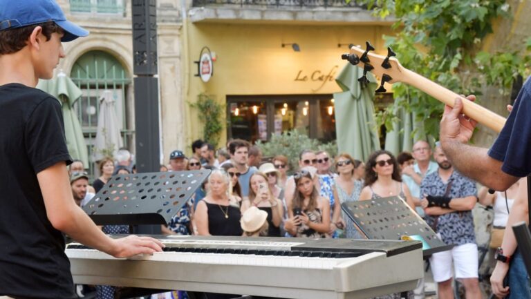 La musique investit Arles pour une fête populaire et familiale ce dimanche.