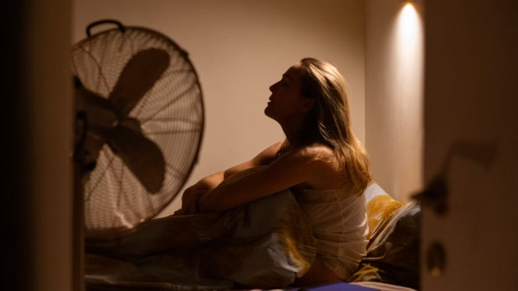 Canicule : des citadins expérimentent des solutions pour dormir au frais