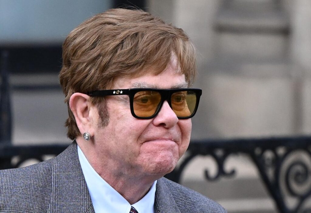 Elton John présente sa collection de photographies à Paris