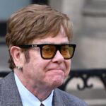 Elton John présente sa collection de photographies à Paris