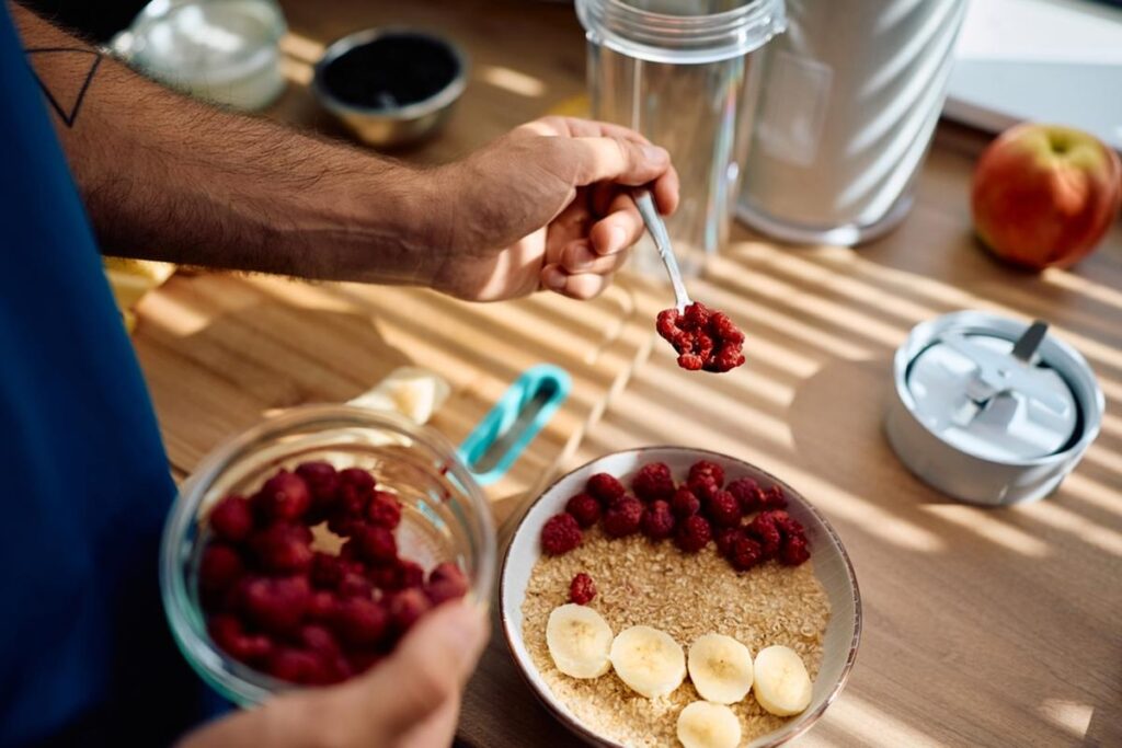 La framboise, fruit phare de l’été, booste les ventes des producteurs français.