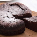 Gâteau Reine de Saba : recette traditionnelle française à base de chocolat et d’amandes