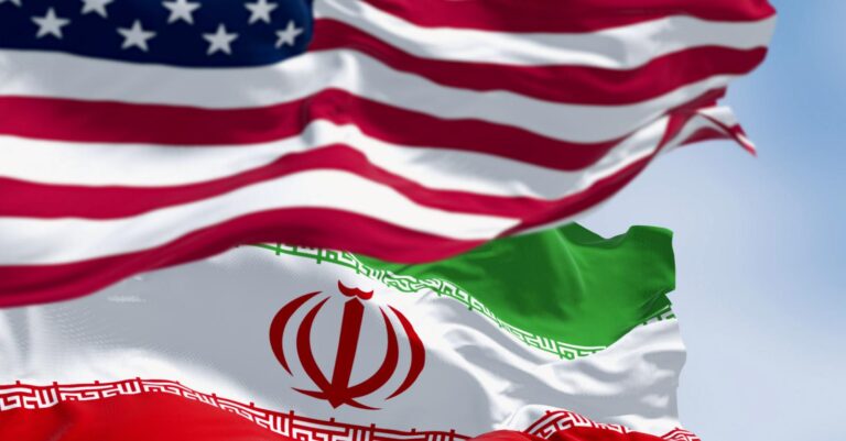 Escalade de tensions entre les États-Unis et l’Iran après des bombardements sur des bases américaines