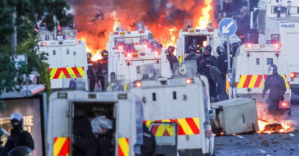 Belfast : tensions croissantes sur l’immigration affectent la paix en Irlande du Nord