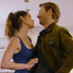 Netflix développe une série basée sur le thriller sexy Hit Man avec un scénario intrigant.