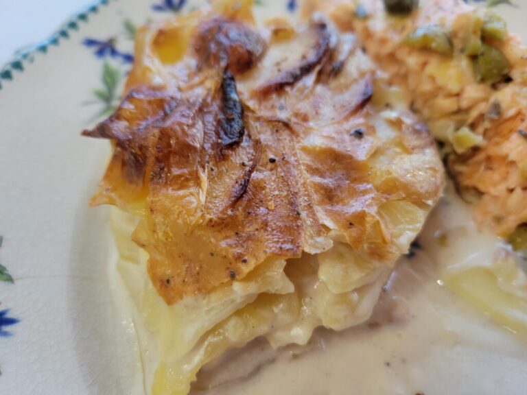 Gratin dauphinois : une spécialité française au cœur des débats culinaires actuels.