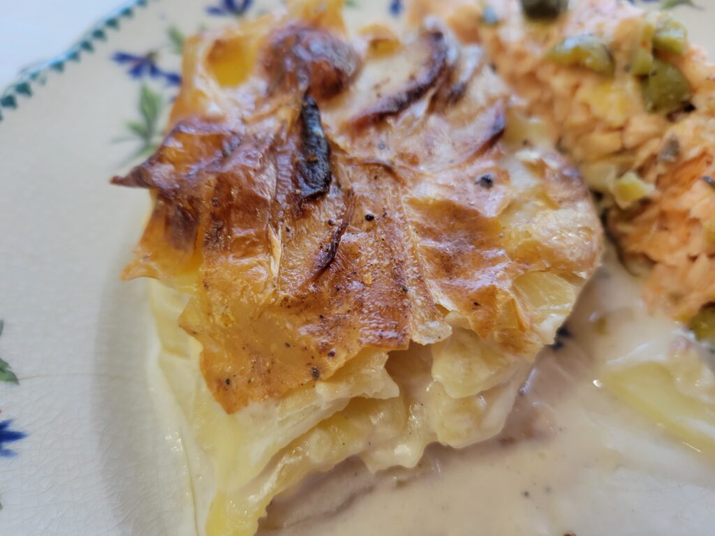 Gratin dauphinois : une spécialité française au cœur des débats culinaires actuels.