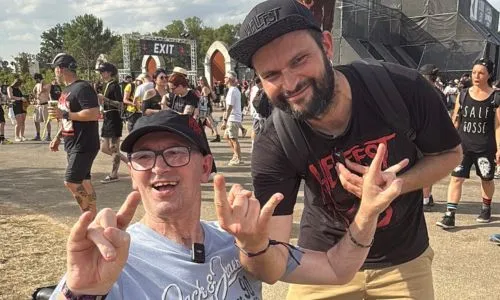 Hellfest 2026 : un binôme de festivaliers entre aide et solidarité sur le site du festival