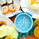 L&rsquo;heure des repas influence la santé plus que le contenu alimentaire, selon des chercheurs.