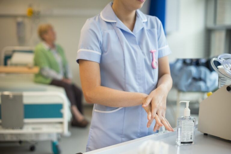 Haute Autorité de Santé : évaluation de l’hygiène des mains par les patients en 2026.