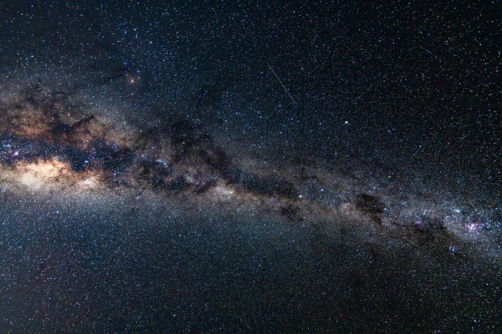 L’Univers en mouvement : la Terre voyage à 2 millions de km/h sans que nous le sachions.