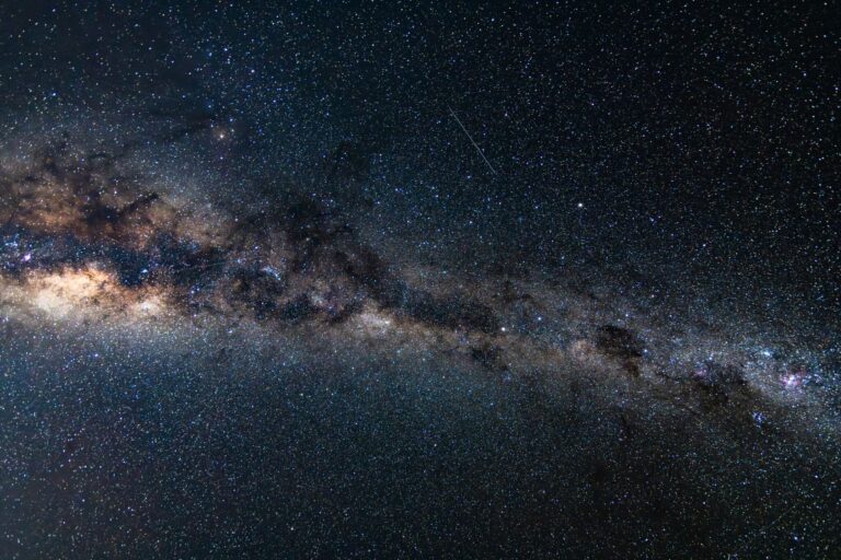 L’Univers en mouvement : la Terre voyage à 2 millions de km/h sans que nous le sachions.